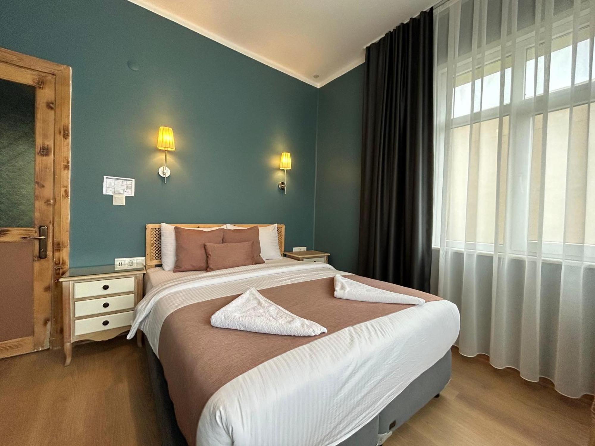 Waterfront By The Tram - Terrace With Dome & Golden Horn View In Fatih Appartement