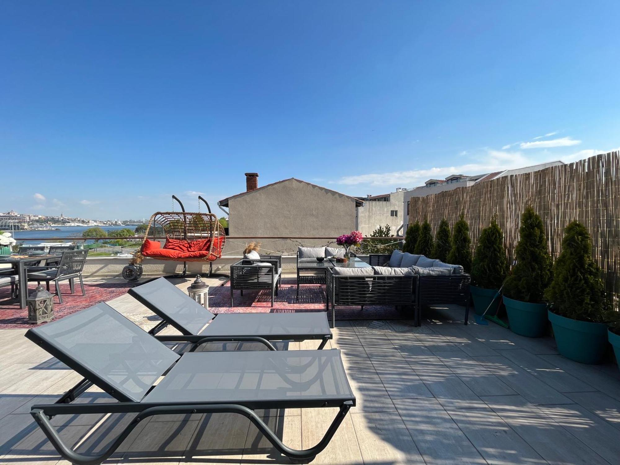 Waterfront By The Tram - Terrace With Dome & Golden Horn View In Fatih Стамбул